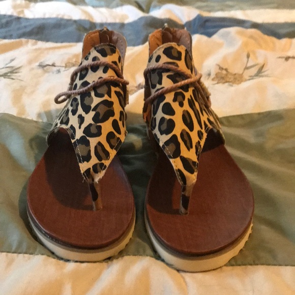 NWOB leopard canvas sandals size 39 - Picture 3 of 7
